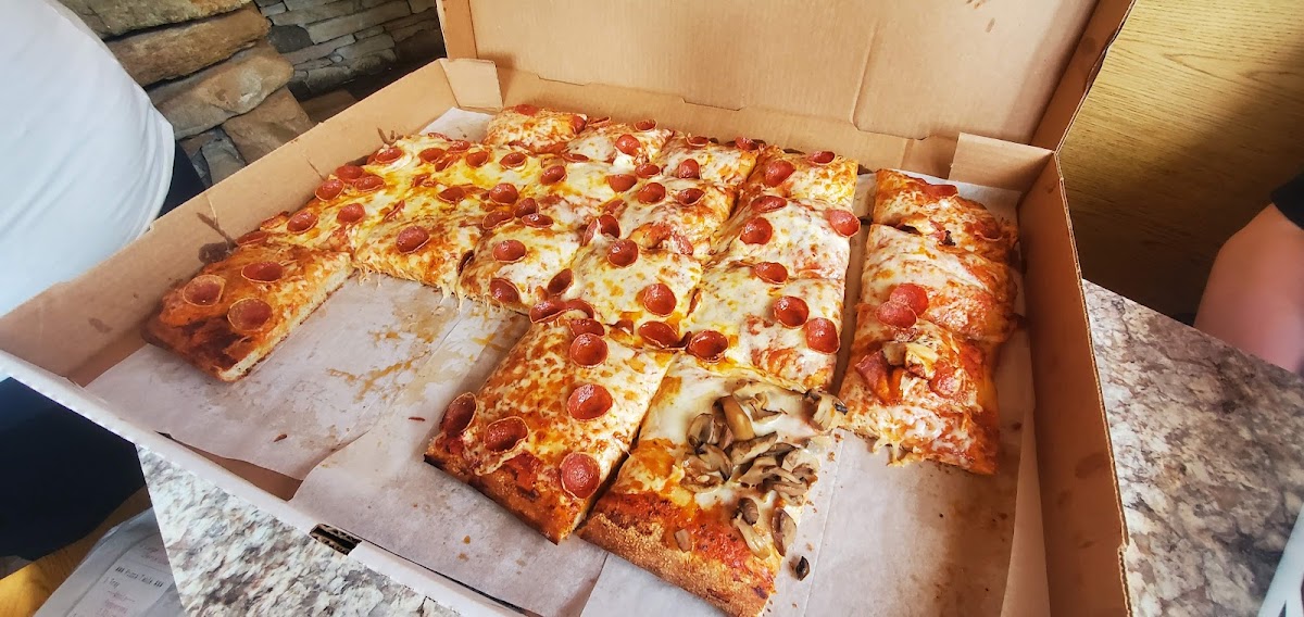 Danny’S Pizza And Hoagies-10